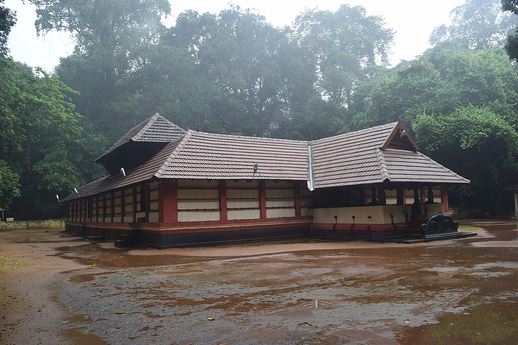 Iringol kavu Temple.jpg