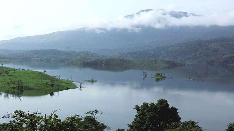 Karapuzha Dam Wayanad Kerala — largest earth dam in Kerala with reservoir adventure park and birdwatching