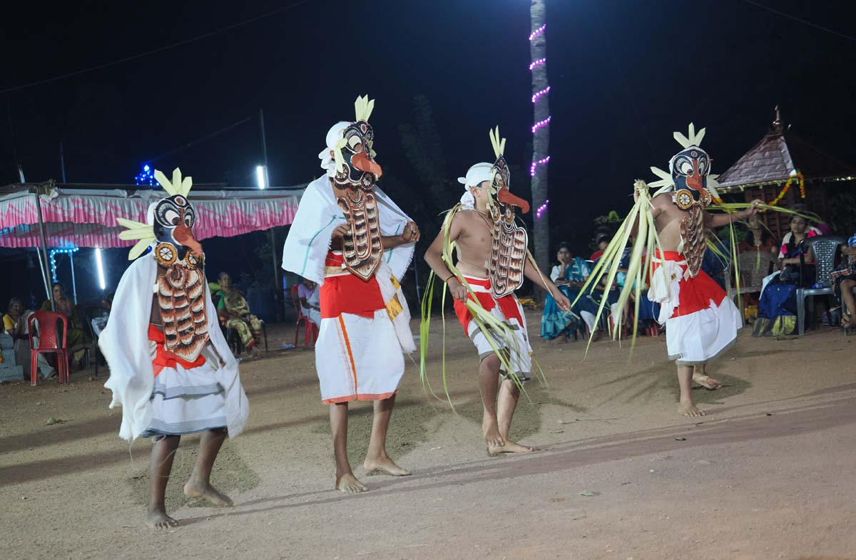 Padayani Performance at Mundan Kavu