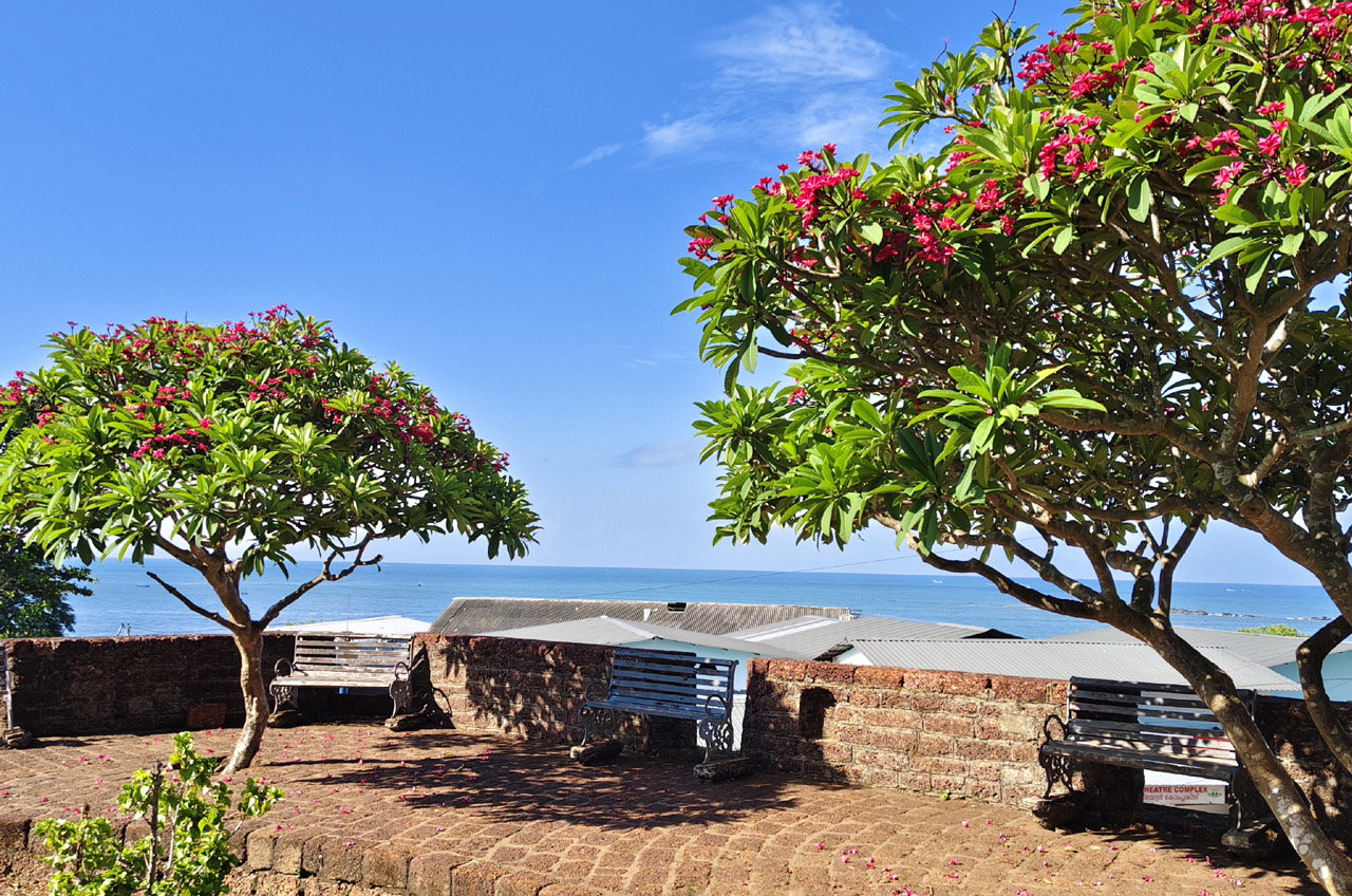 Seaside view of Thalassery Fort in Kerala