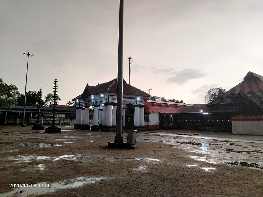 Vaikom Mahadeva Temple Rainy Day